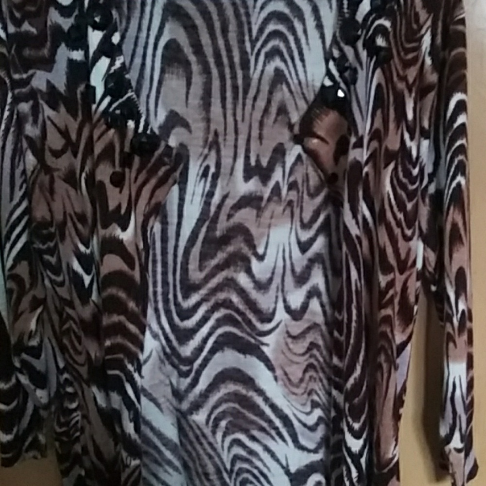 Top - Picture 3 of 4